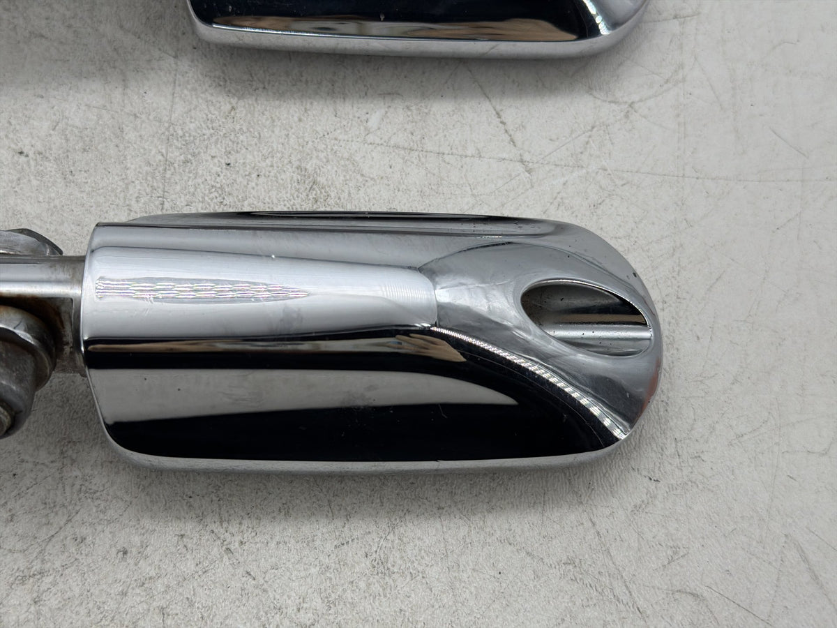 2011 Harley Street Glide Touring FLHX-103 OEM Passenger Left & Right Foot Pegs