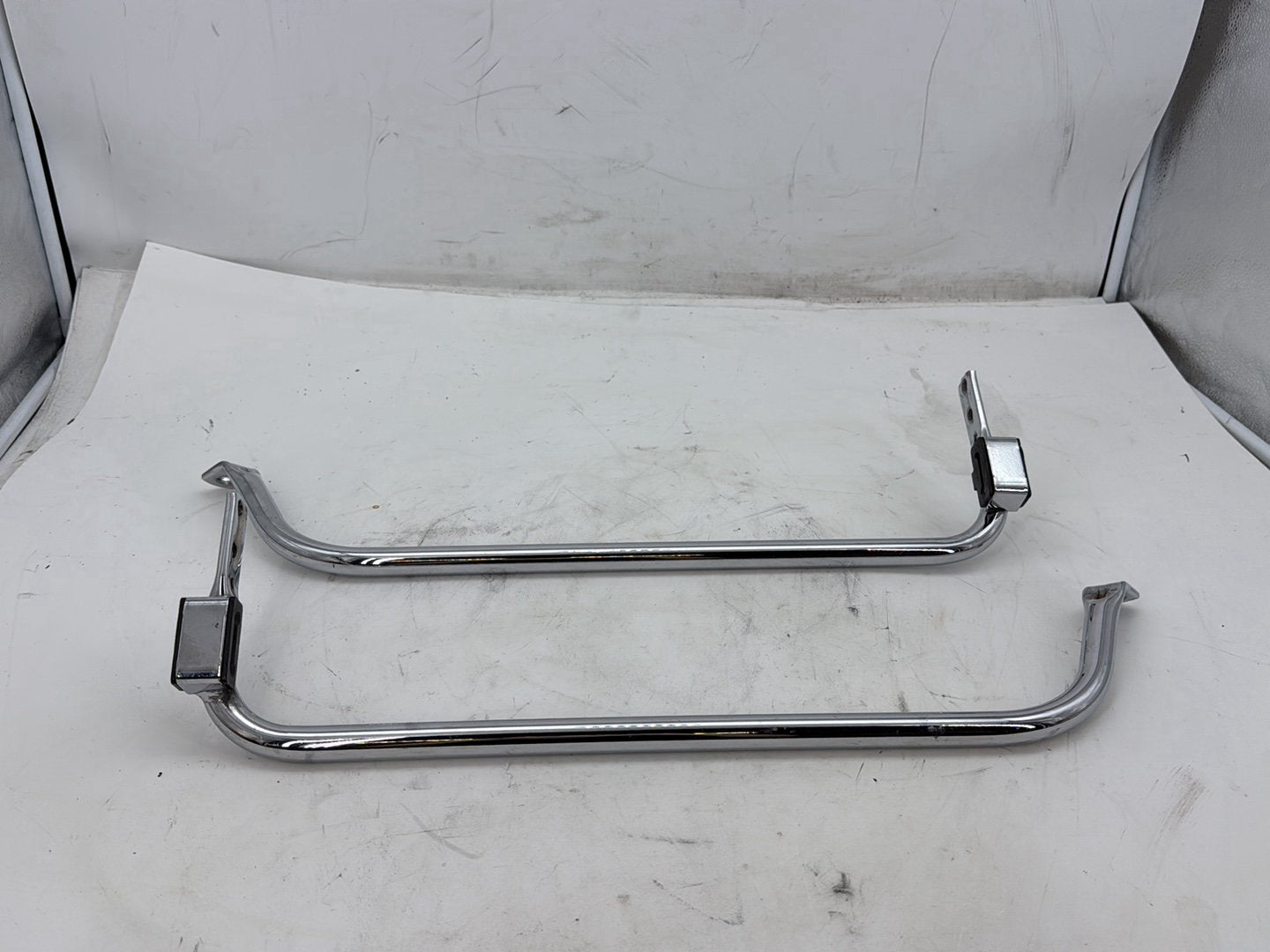 2007 Harley Street Glide Touring FLHX OEM Rear Left Right Saddlebag Guard Rails Bar