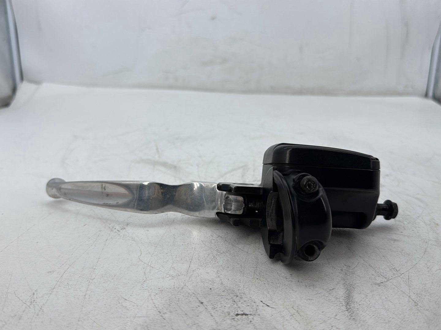 2017 Harley Road Glide Touring FLTRXS OEM Front Left Hand Clutch Lever Master Cylinder