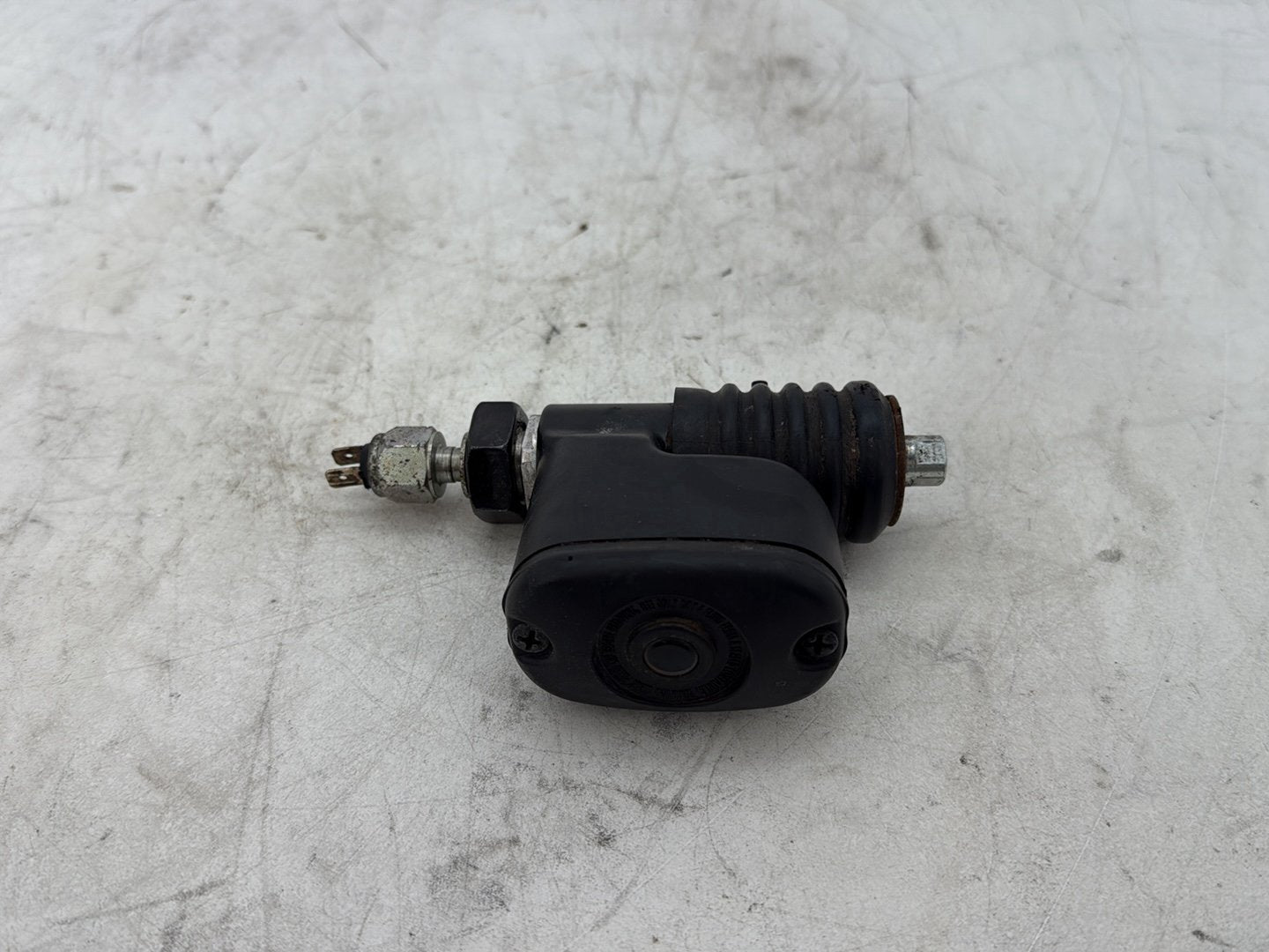 2012 Harley Dyna FXDF Fat Bob OEM Rear Brake Master Cylinder Reservoir