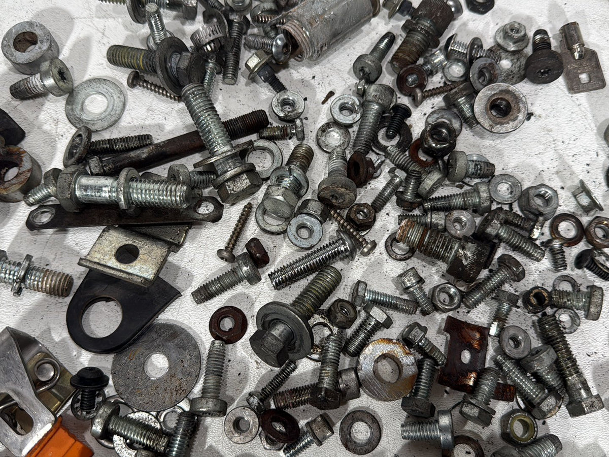 1999 - 2006 Harley-Davidson Touring Electra Glide Classic Hardware Bolts Nuts & Brackets