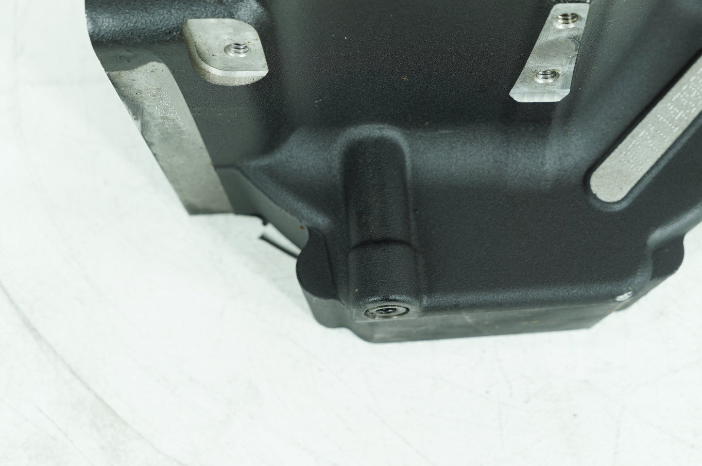 2008 - 2016 Harley-Davidson Touring Road Glide Crankcase Shaft Engine Motor Cover 24653-06A