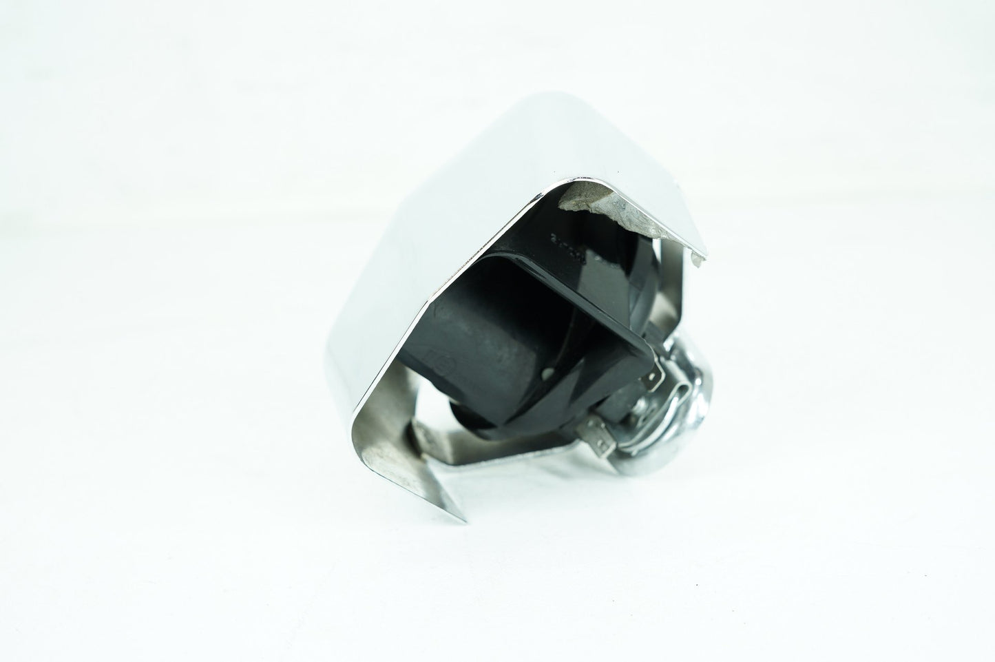 2007 - 2012 Harley-Davidson Touring Electra Glide Ultra Horn Signal Klaxon Chrome Cover 69060-90F