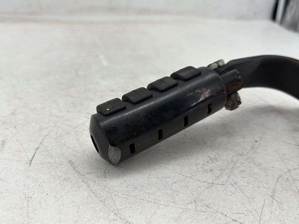 2008 Harley Dyna Fat Bob FXDF OEM Left Right Foot Brake Control Pegs
