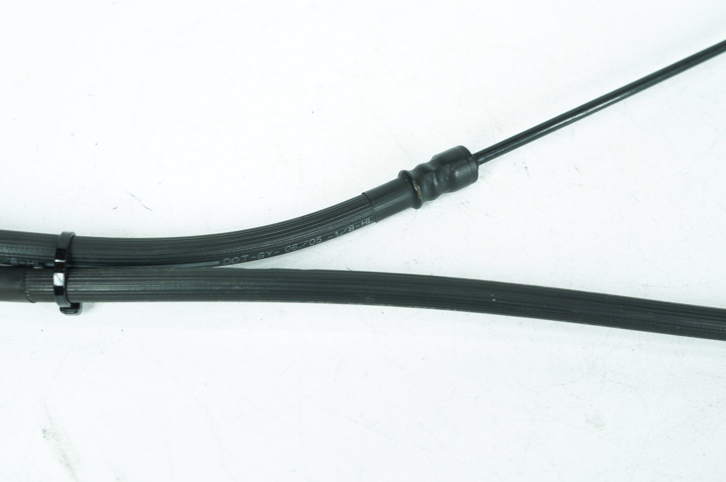 1999 - 2006 Harley-Davidson Softail Deluxe Front Brake Hose Line Pipe  	42314-05A