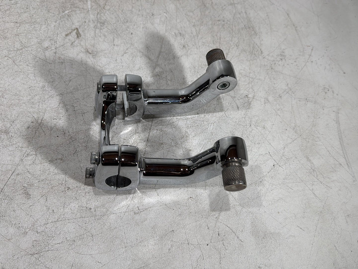 2014 Harley Dyna Low Rider FXDL OEM Front Handlebar Riser Top Clamp