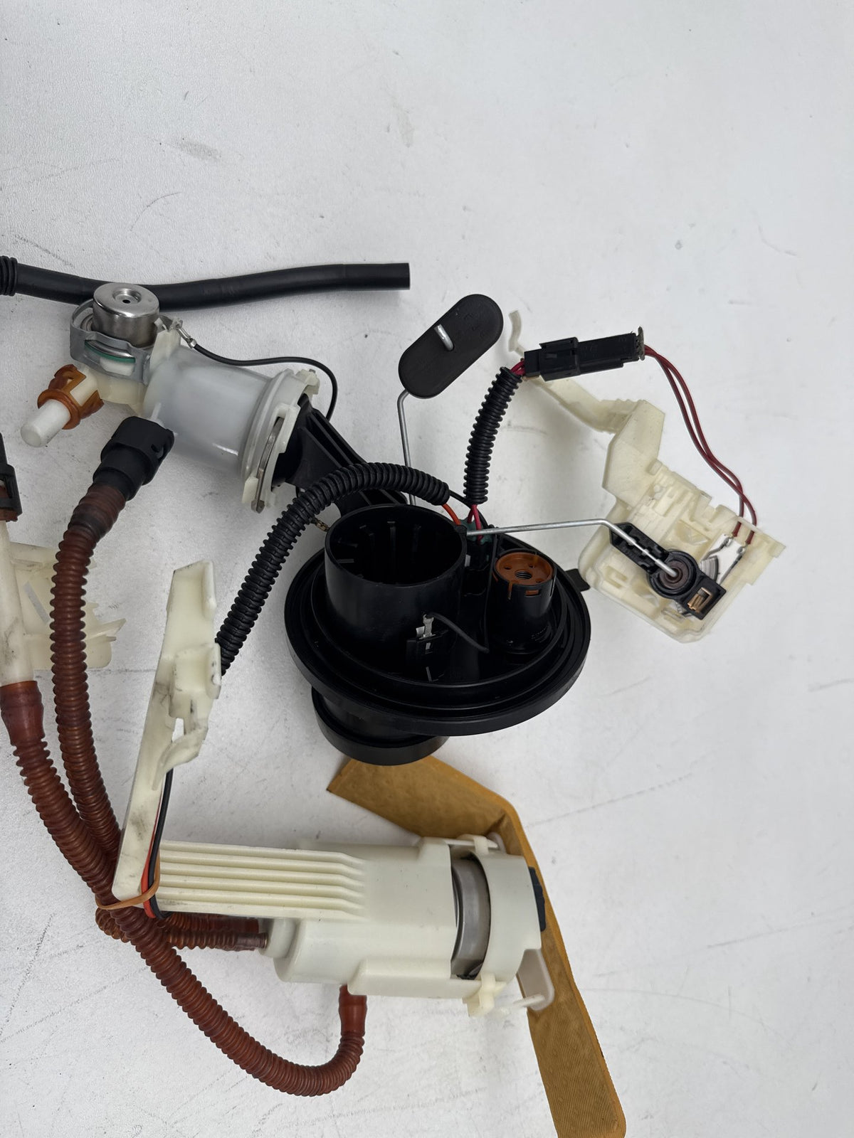 09 Harley Electra Glide Touring Ultra OEM Fuel Pump Gas Gasoline Petrol Sending