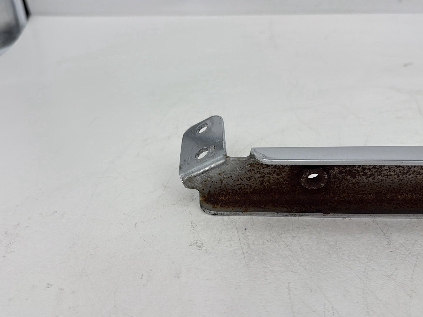 2008 Harley Touring FLHTCU Electra Glide Ultra OEM Left Right Saddlebag Fender Struts Brackets