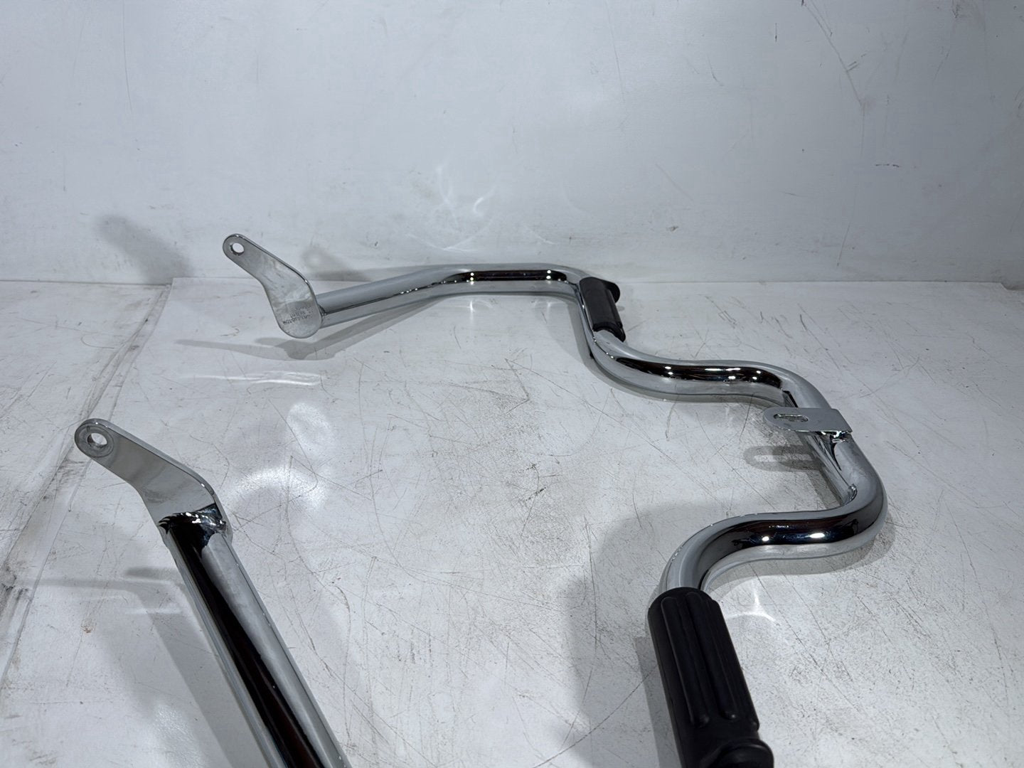 2015 Harley Dyna Low Rider FXDL OEM Engine Highway Crash Bar Guard Mustage