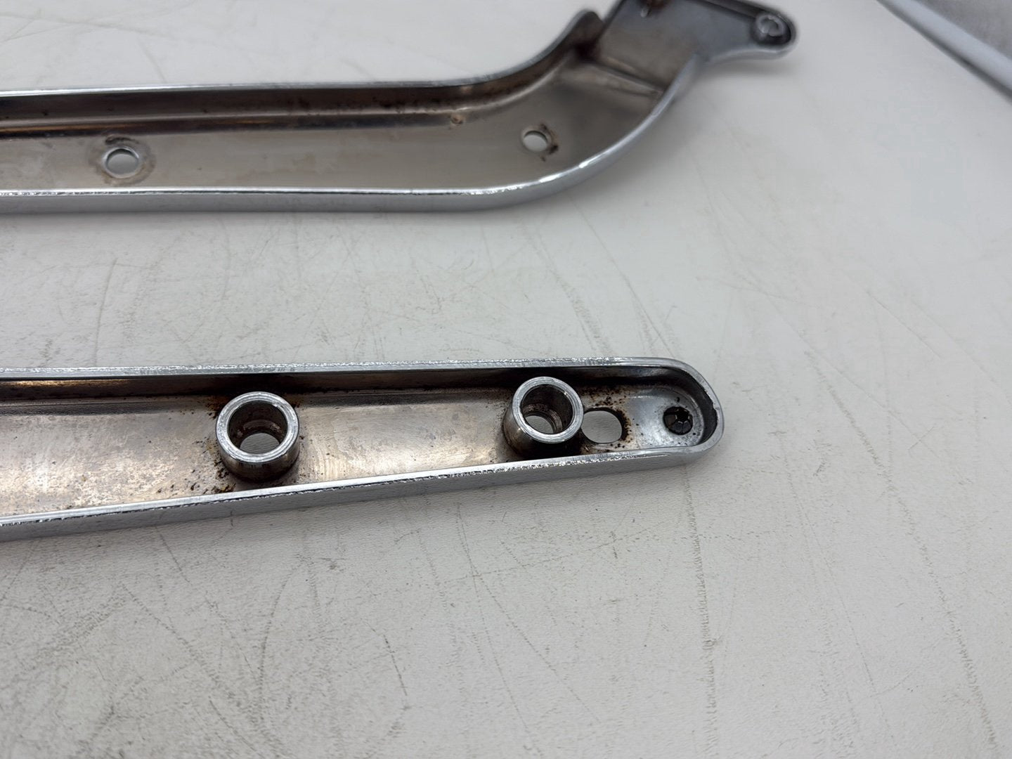 2006 Harley Softail FLSTCI Heritage Classic OEM Rear Left Right Fender Struts Bracket