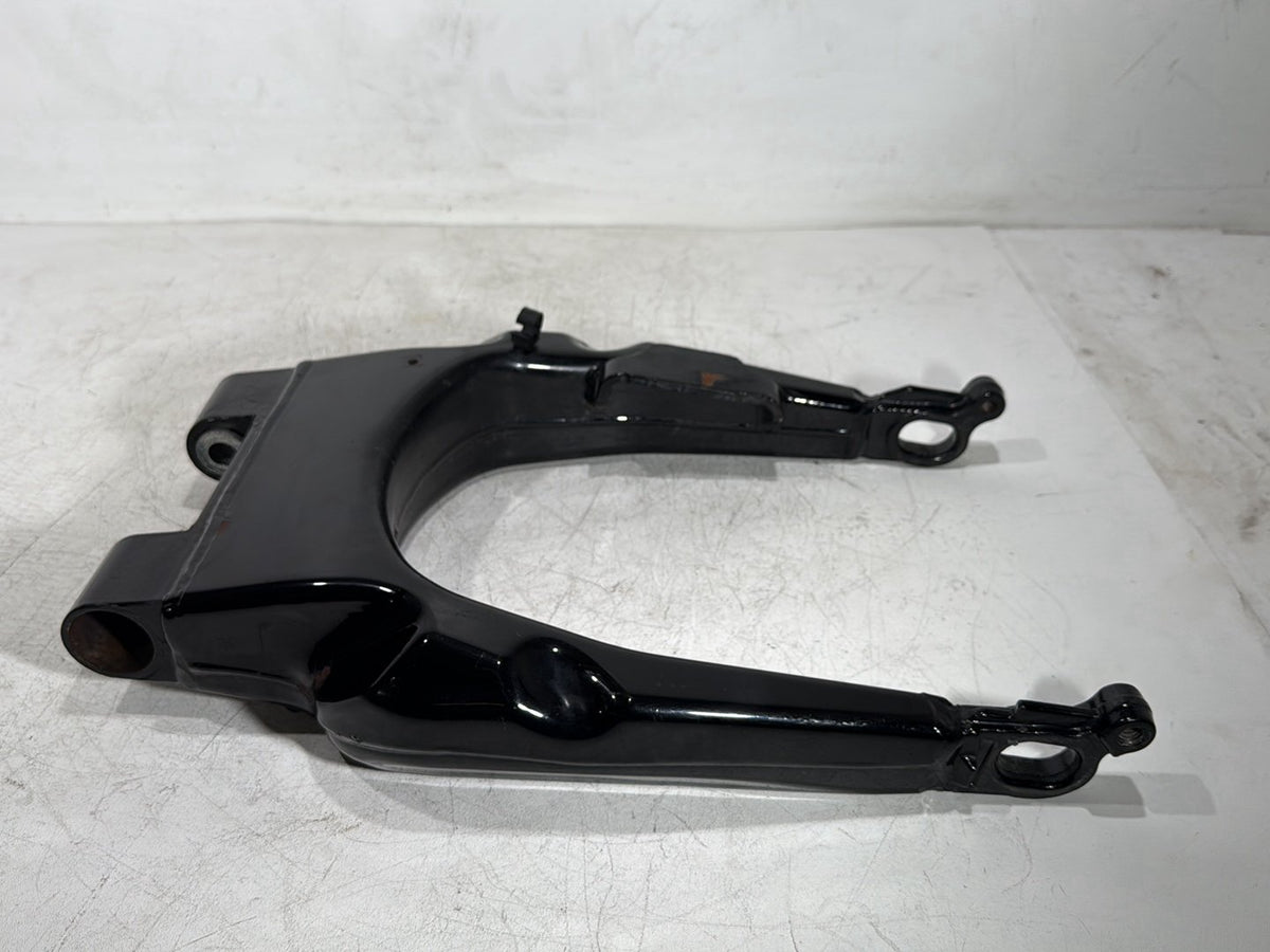 2010 Harley Electra Glide Touring Ultra OEM Rear Fork Swingarm Swing Arm
