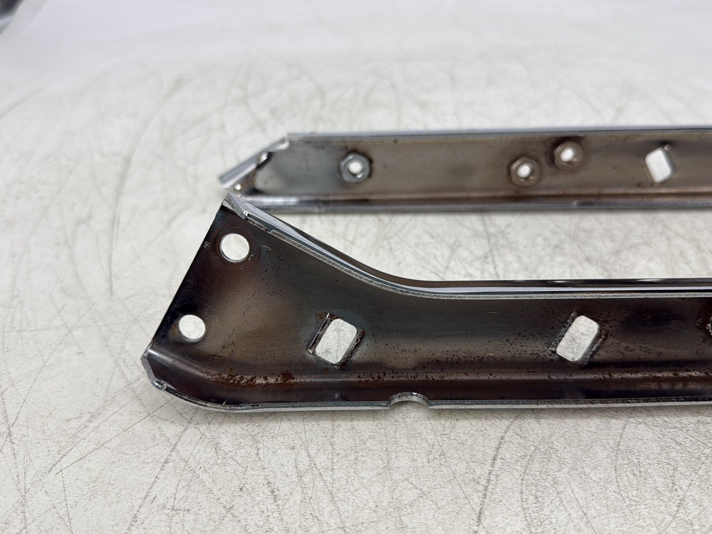 2004 Harley Road King Touring Custom FLHRSI OEM Left Right Saddlebag Fender Struts Brackets