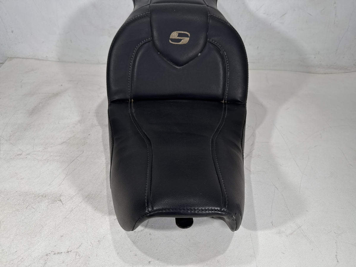 2005 Harley Dyna Wide Glide Passenger Rider Driver Seat Saddle SADDLEMAN Torn