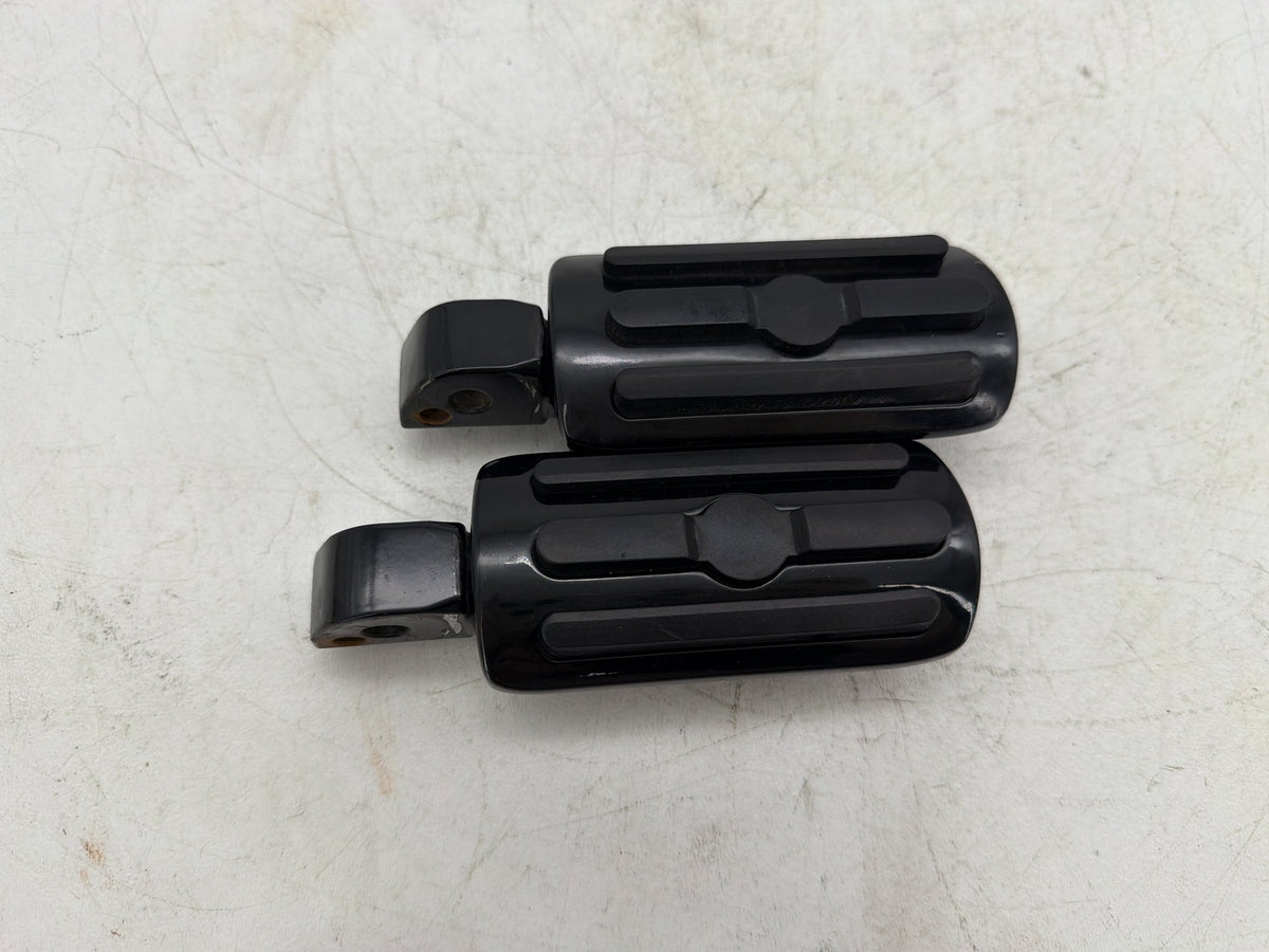 2020 Harley Softail Standard FXST OEM Left & Right Step Foot Rest Pegs