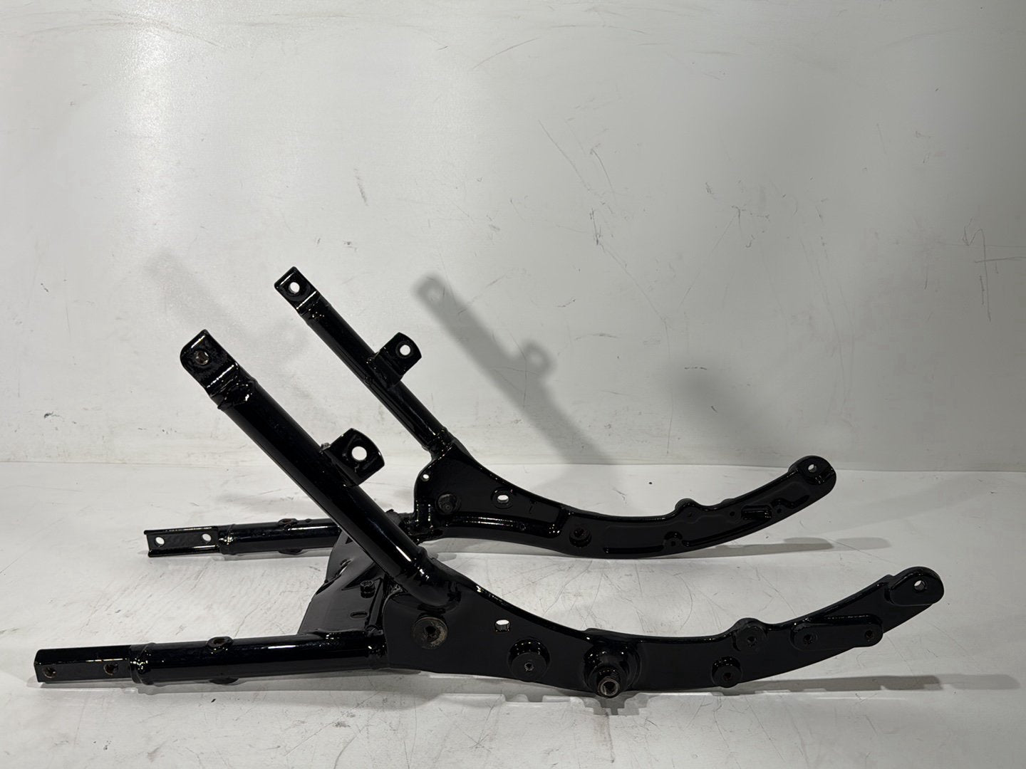 2010 Harley Street Glide Touring FLHX OEM Rear Back Sub Frame Rail Bar 48079-09BHP