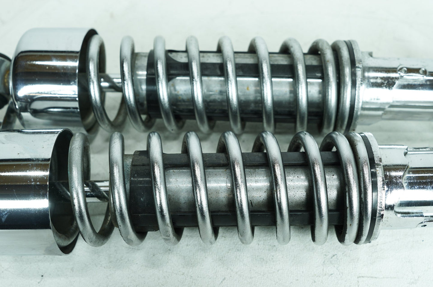1991 - 2003 Harley-Davidson Sportster Hugger Rear Left Right Shock Absorbers  54568-92