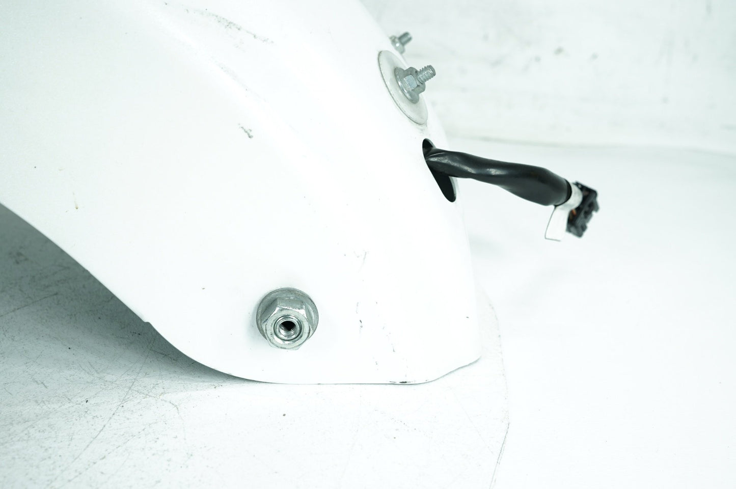 2008 - 2016 Harley-Davidson Touring Electra Glide Ultra Rear Wheel Fender & Turn Signals Bar 59579-09
