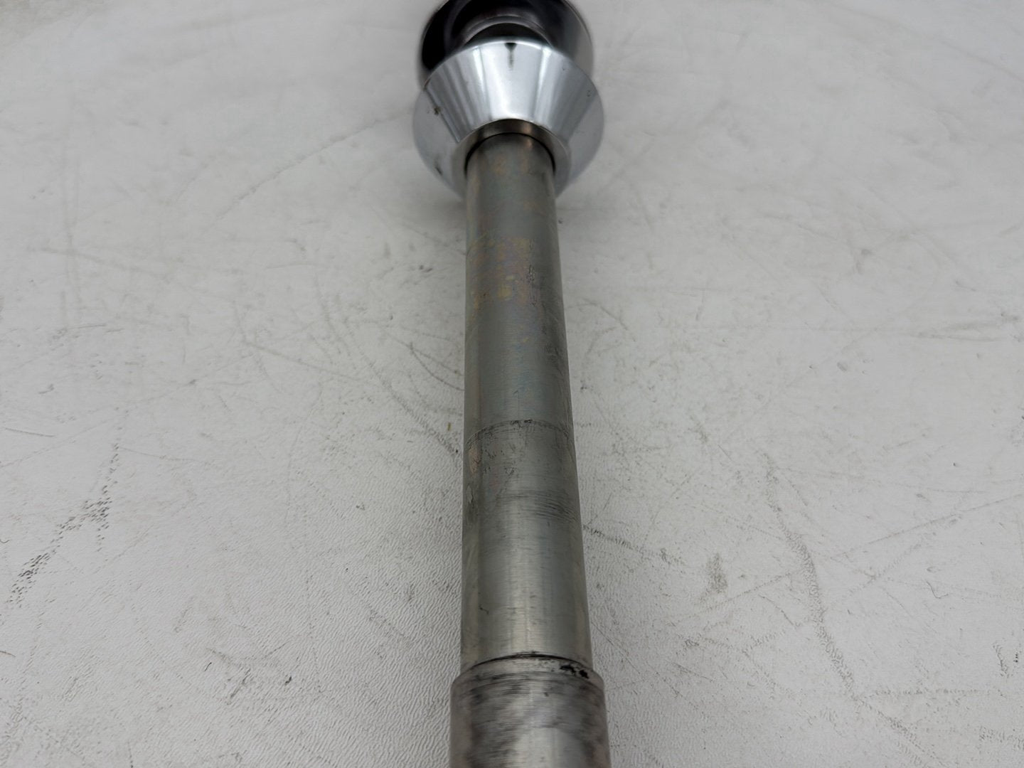 2007 - 2012 Harley-Davidson Touring Electra Glide Ultra Front Wheel Axle Bolt Shaft 41547-07A