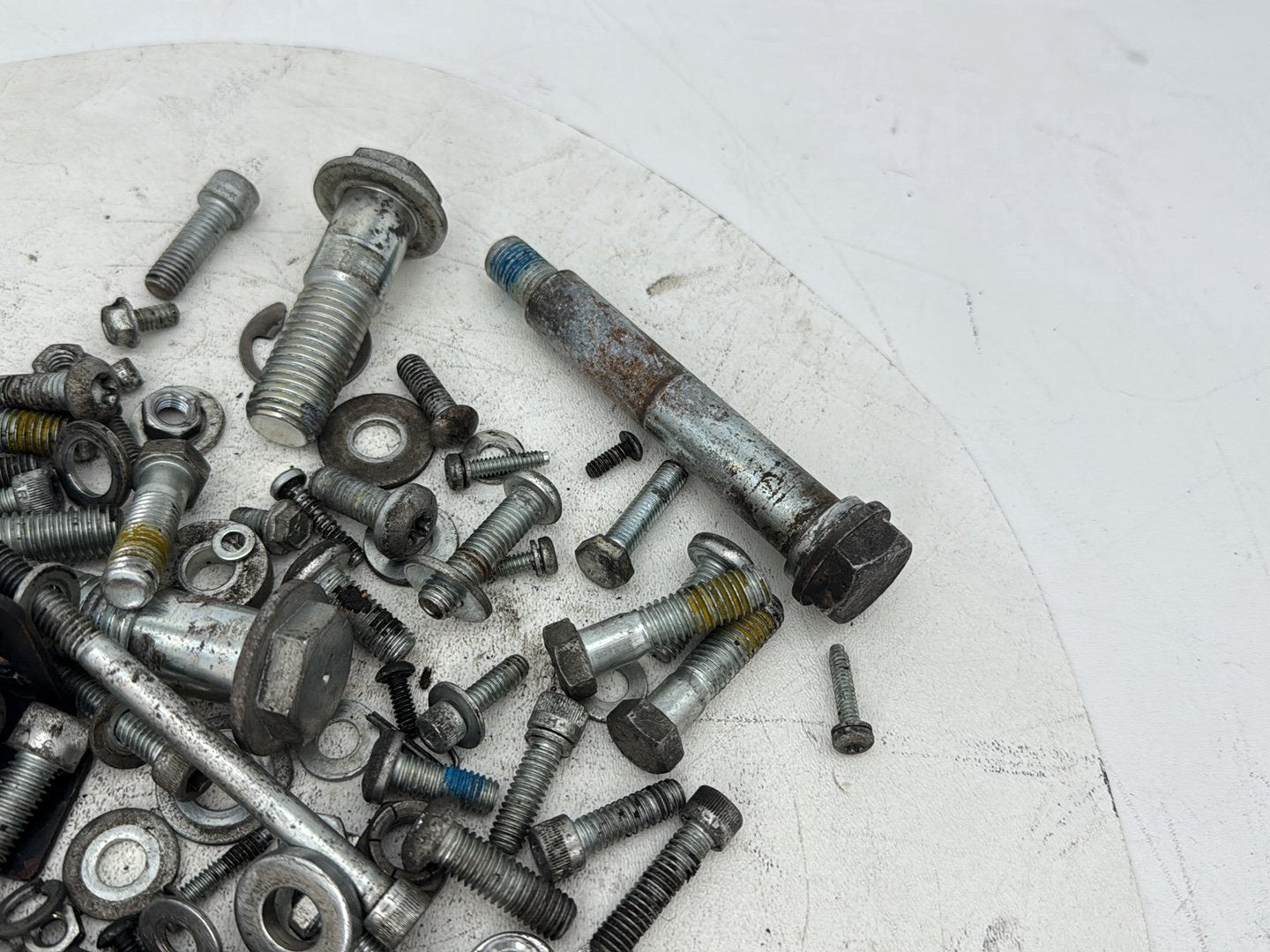 2009 Harley Sportster 883 Low XL883L OEM Hardware Bolts Nuts & Brackets