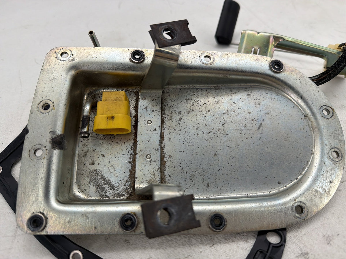 2005 Harley Dyna Wide Glide FXDWG OEM Fuel Pump Gas Gasoline Petrol Sending