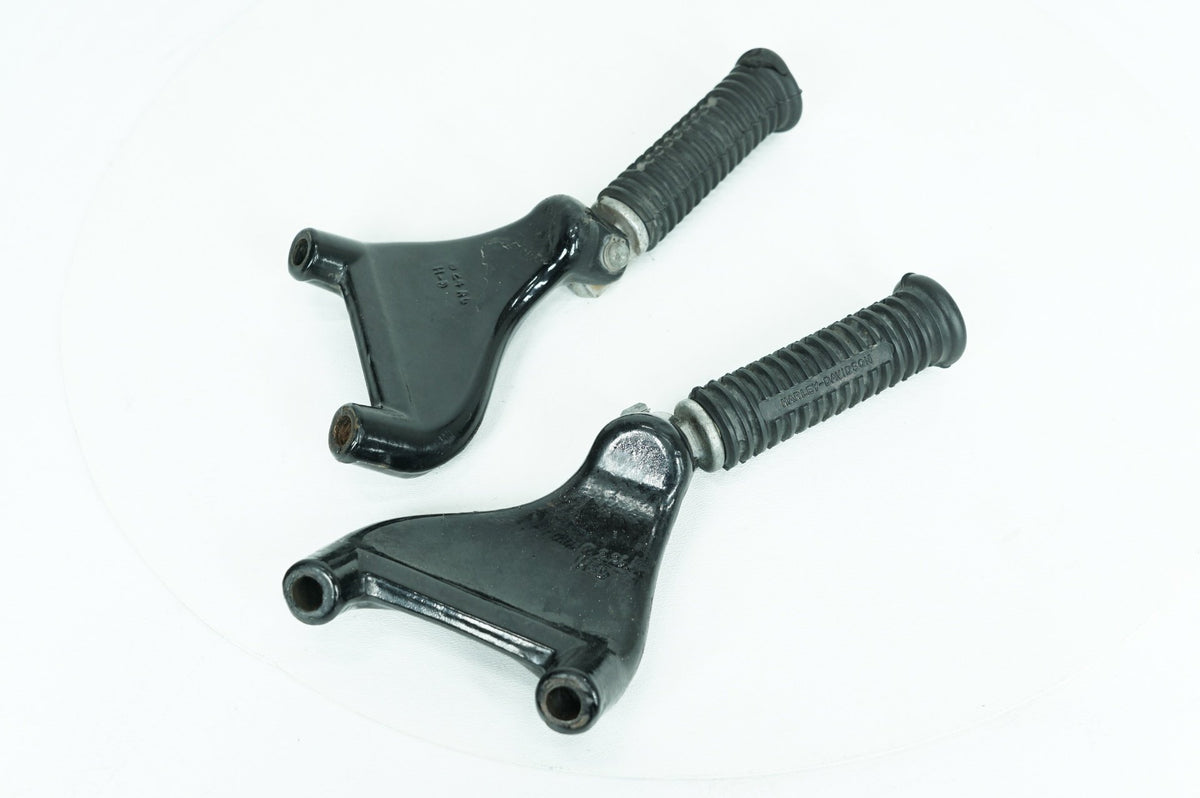 2008 Harley Sportster XL1200 C Anniversary OEM Passenger Left & Right Foot Pegs