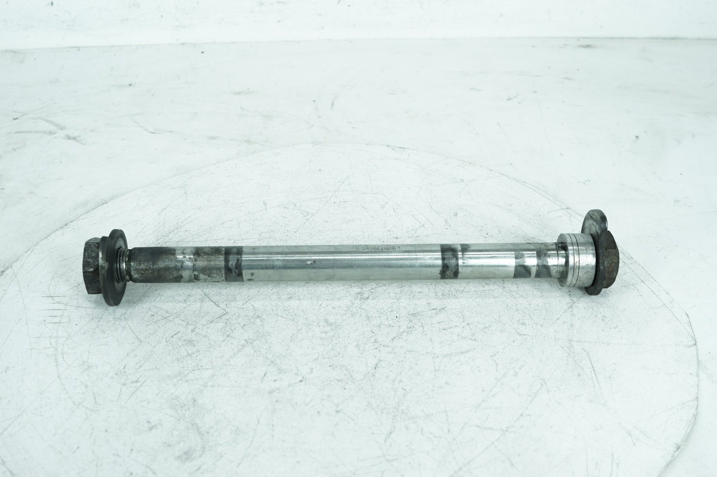 2007 - 2012 Harley-Davidson Touring Electra Glide Ultra Rear Wheel Axle Bolt Shaft 41056-09