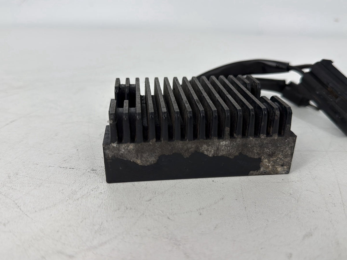 2005 Harley Sportster XL883C 883 Custom OEM Voltage Regulator Rectifier 74523-04