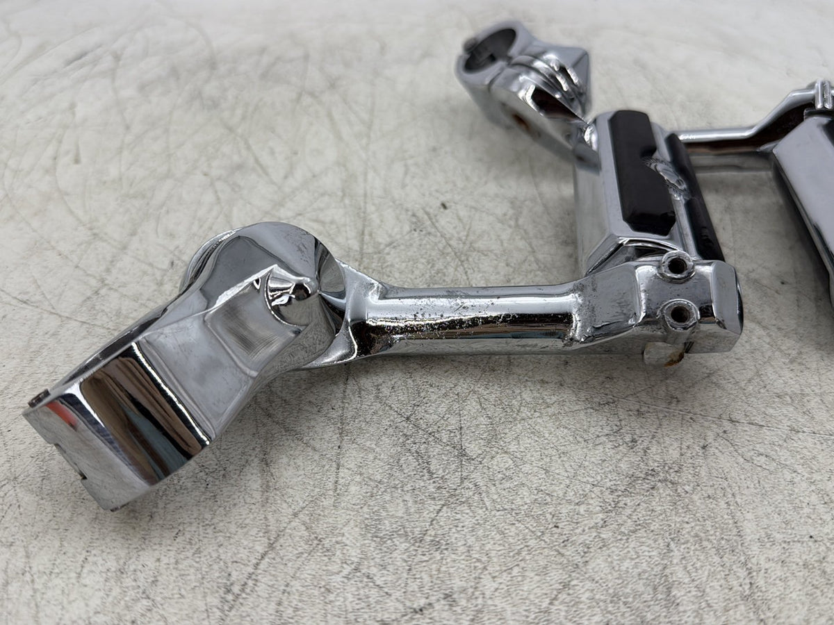 2007 Harley Touring Electra Classic Front Right Left Highway Foot Pegs SKULL