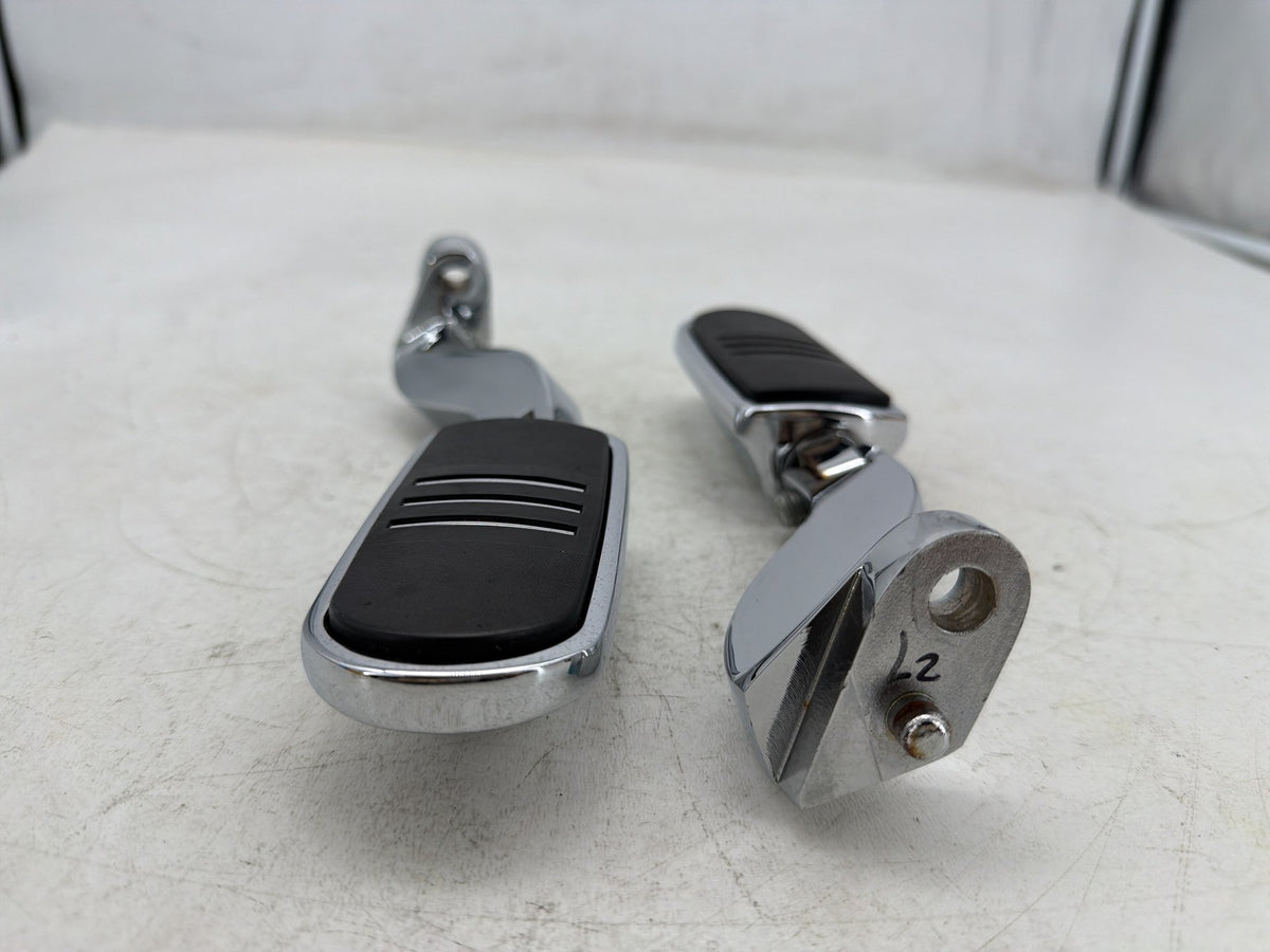 2009 Harley Street Glide Touring FLHX OEM Passenger Left & Right Foot Pegs