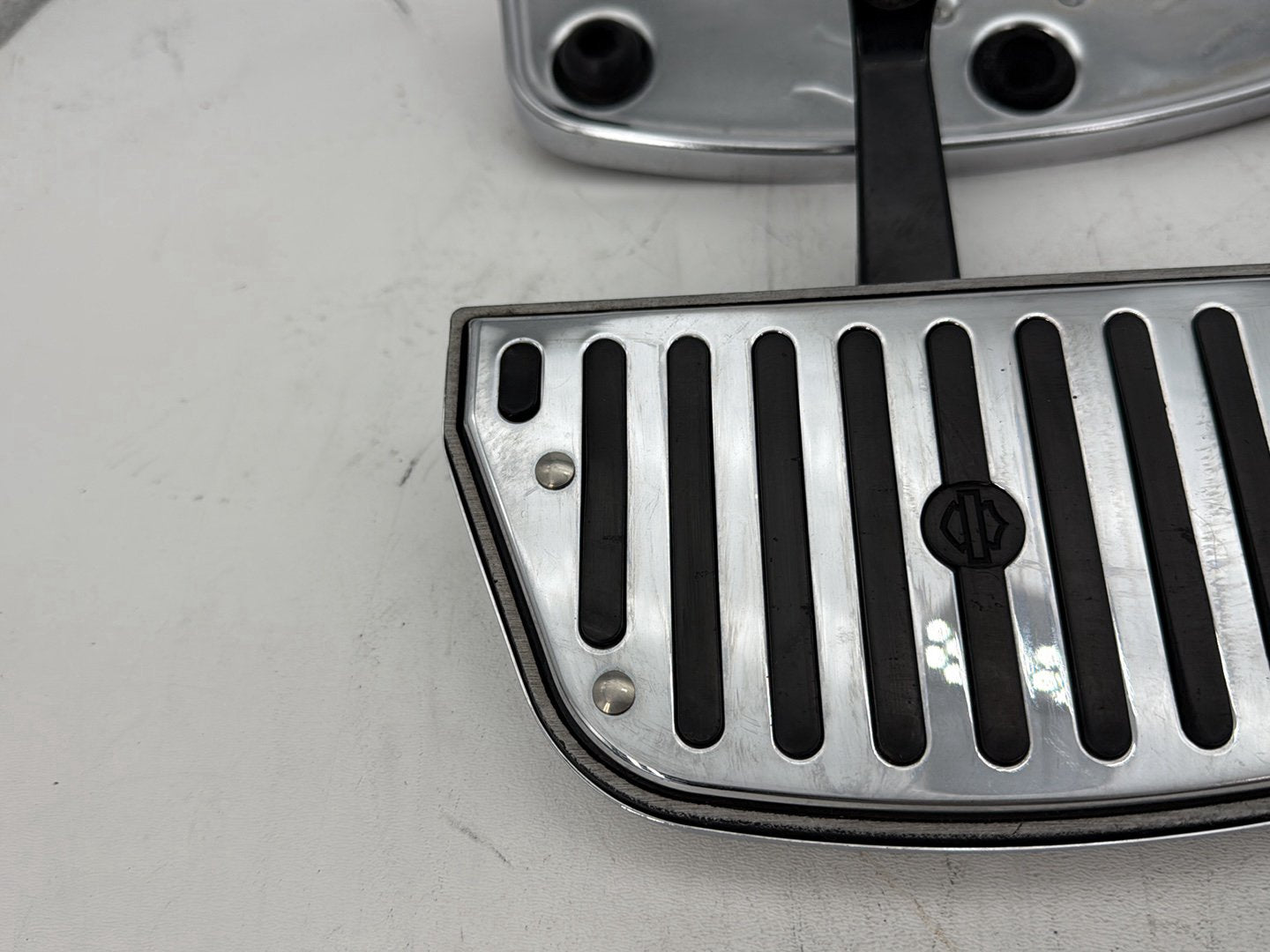 2003 Harley Electra Glide Touring Ultra FLHTCUI OEM Left Right Driver & Pass Floorboard Foot Rest