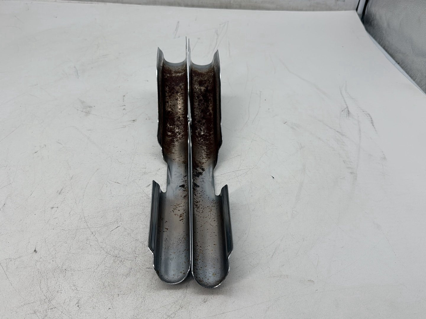 2006 Harley Touring FLHTCI Electra Glide Classic OEM Left Right Saddlebag Fender Struts Brackets