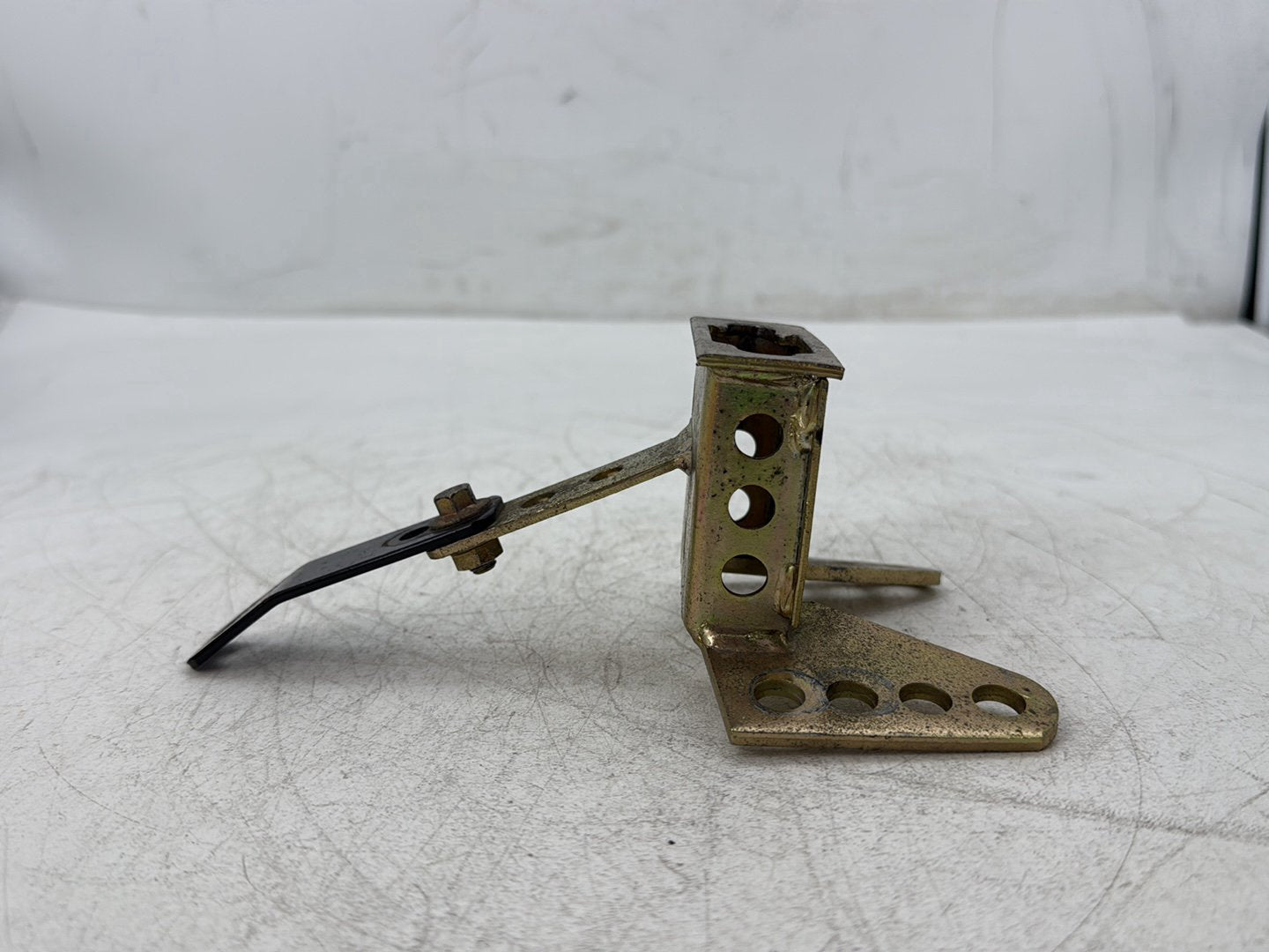 2005 Harley Electra Glide Touring Ultra FLHTCUI OEM Driver Rider Backrest Bracket Mount 52589-09A