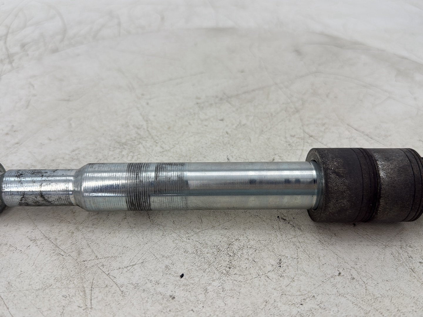 2015 Harley Dyna Low Rider FXDL OEM Front Wheel Axle Bolt Shaft