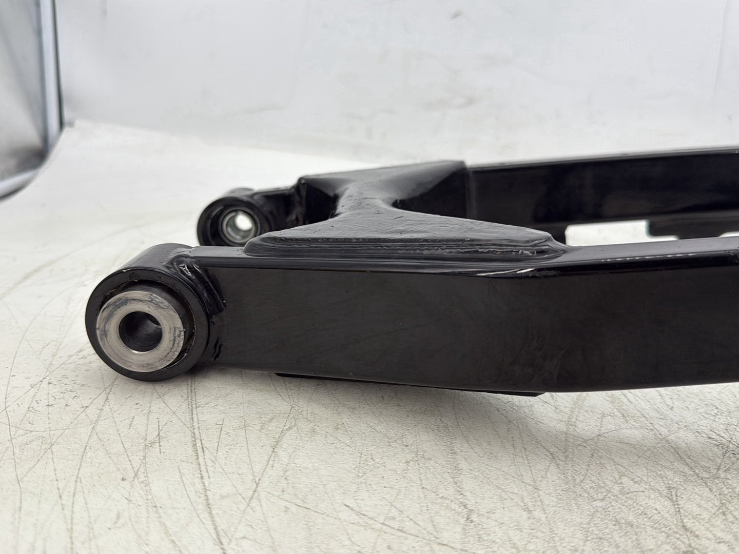 2004 Harley Dyna Super Glide FXDI OEM Rear Fork Swingarm Swing Arm