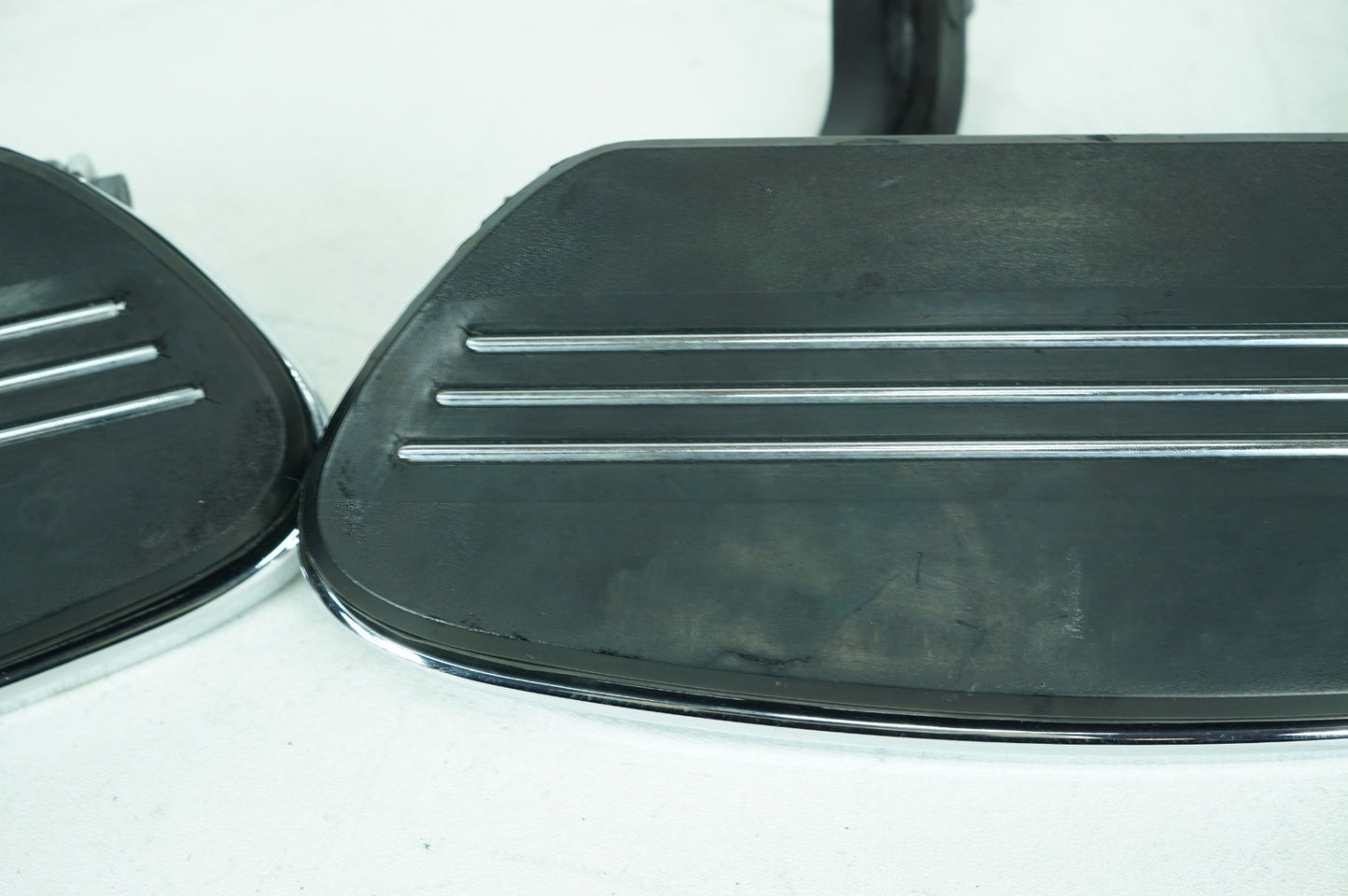 2007 - 2016 Harley-Davidson Touring Street Glide Left Right Driver Floorboard Foot Rest 50683-04