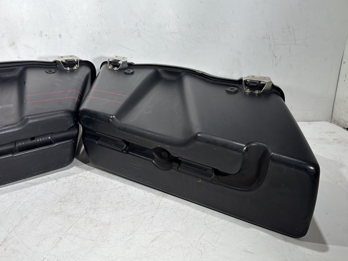 2011 Harley Road Glide Touring FLTRX OEM Left Right Saddlebags Luggage NOKey