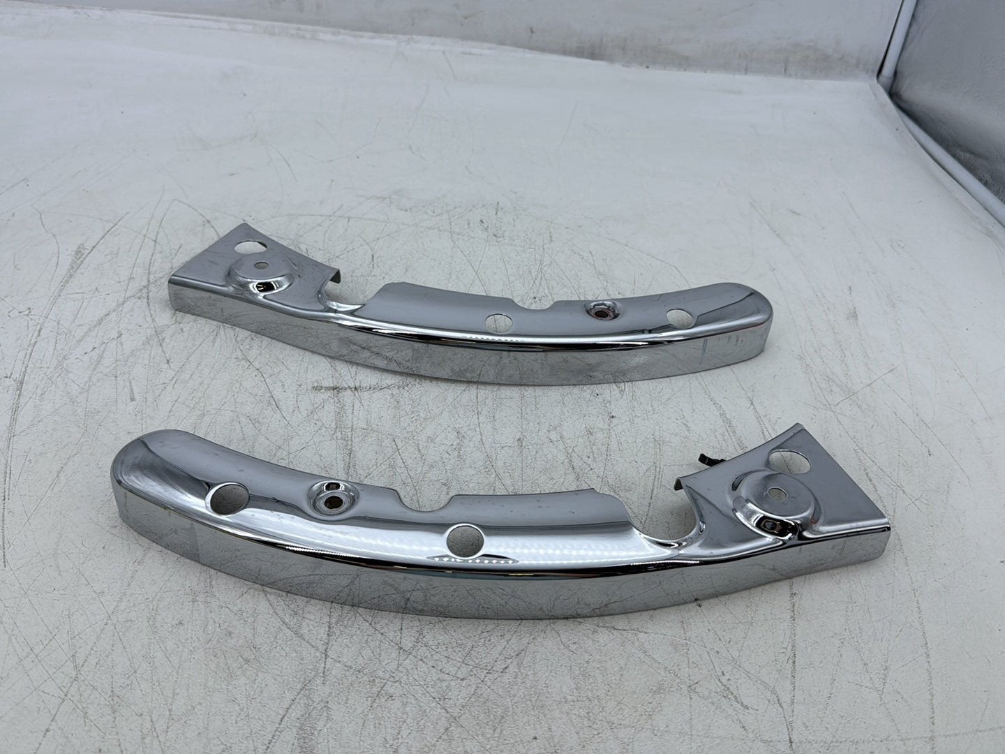 2012 Harley Street Glide Touring FLHX OEM Rear Left Right Fender Struts Bracket