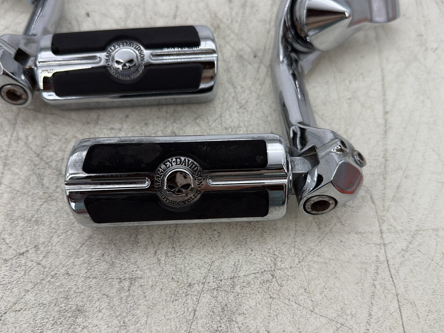2007 Harley Touring FLHTC Electra Glide Classic OEM Front Right Left Highway Foot Pegs