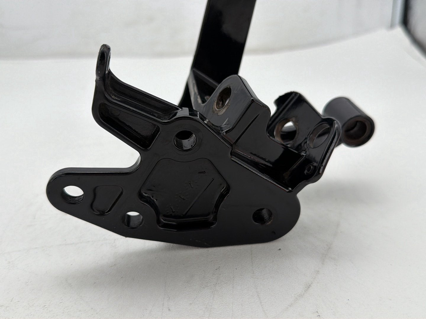 2011 Harley Heritage Softail Classic FLSTC OEM Left 1 Footboard Mount Bracket