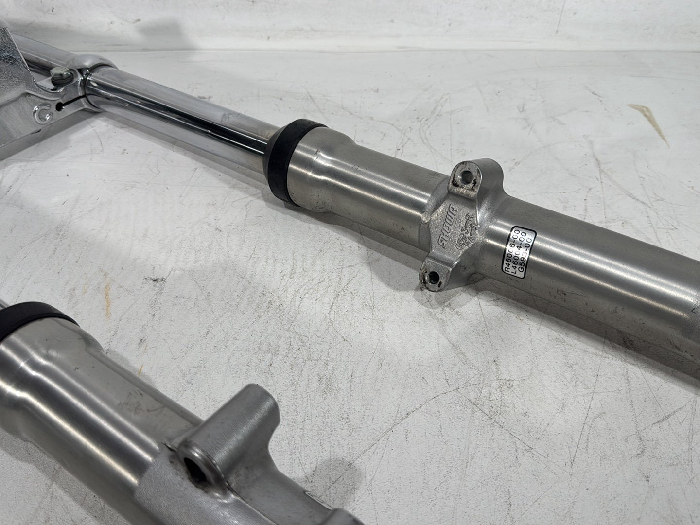 2003 Harley Dyna Wide Glide FXDWG OEM Front Triple Tree Set & LH RH Fork Legs Sliders