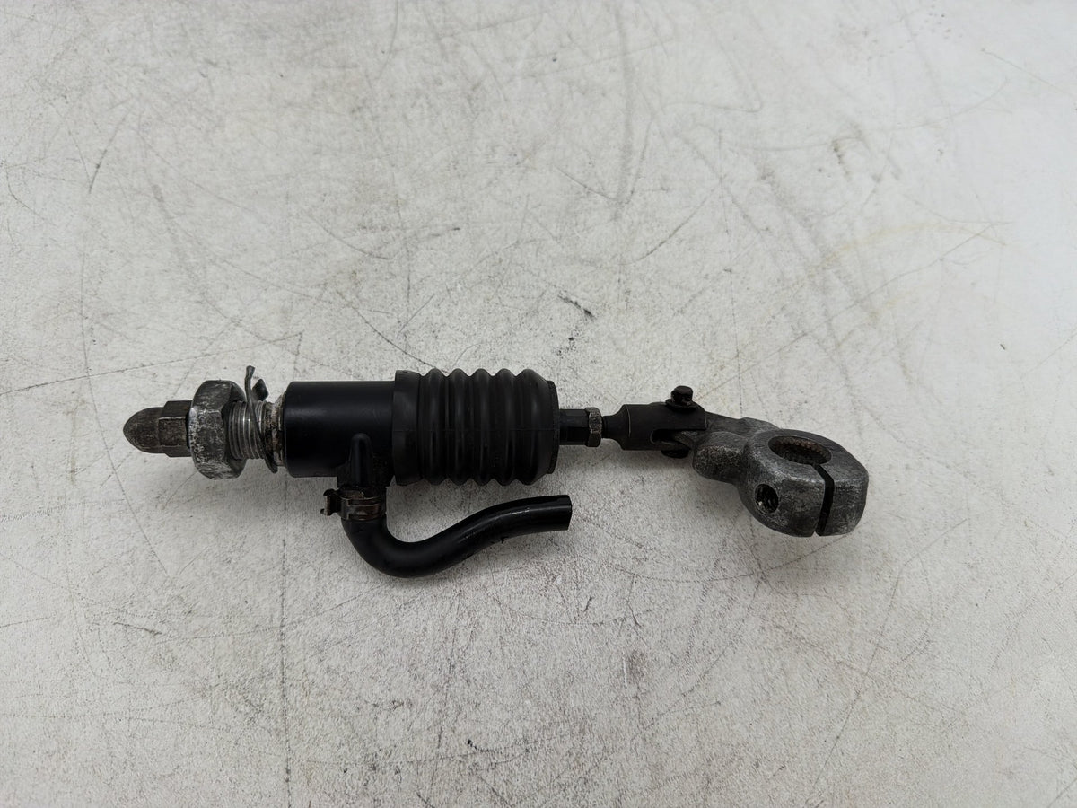 1995 Harley Electra Glide Touring FLHT OEM Rear Brake Master Cylinder 41755-95A