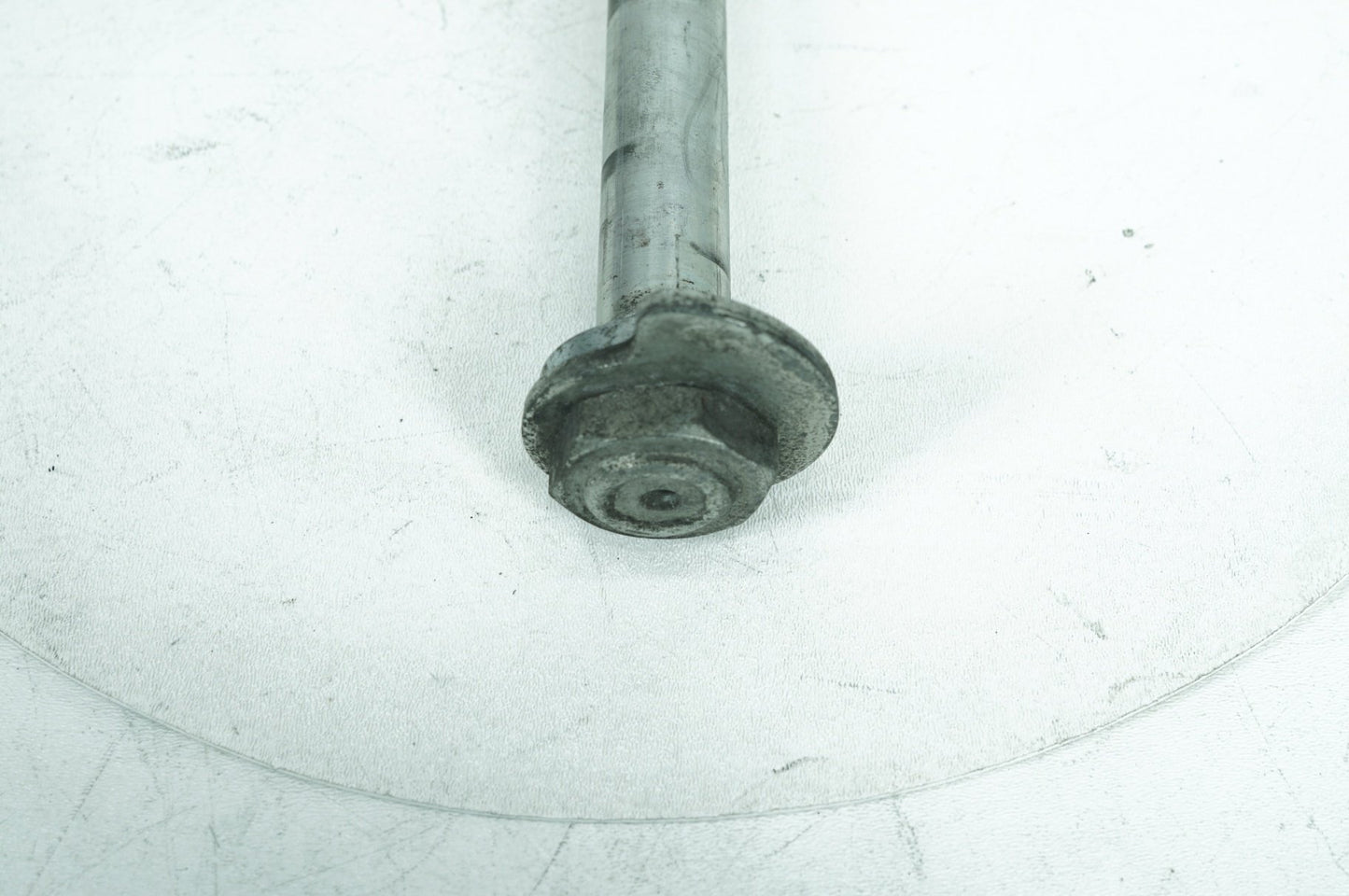 2009 - 2016 Harley-Davidson Touring Road King Classic Rear Wheel Axle Bolt Shaft 41056-09