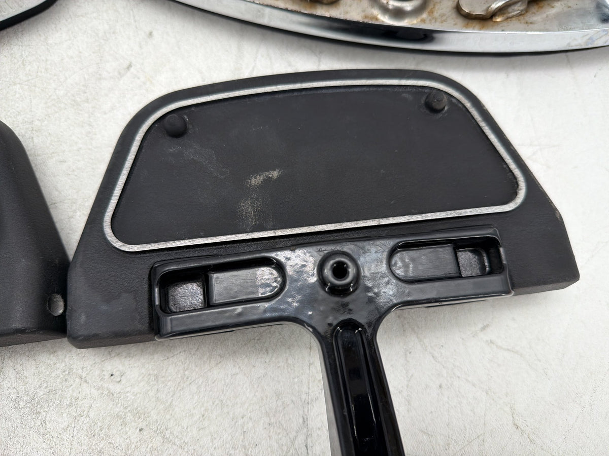 2011 Harley Electra Glide Touring Ultra OEM Left Right Driver & Pass Floorboard Foot Rest