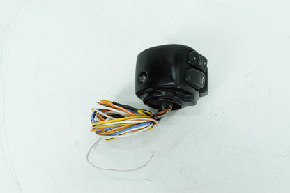 1999 - 2007 Harley-Davidson Dyna Wide Glide Left Turn Signal Headlight Switches Controls 71682-06A