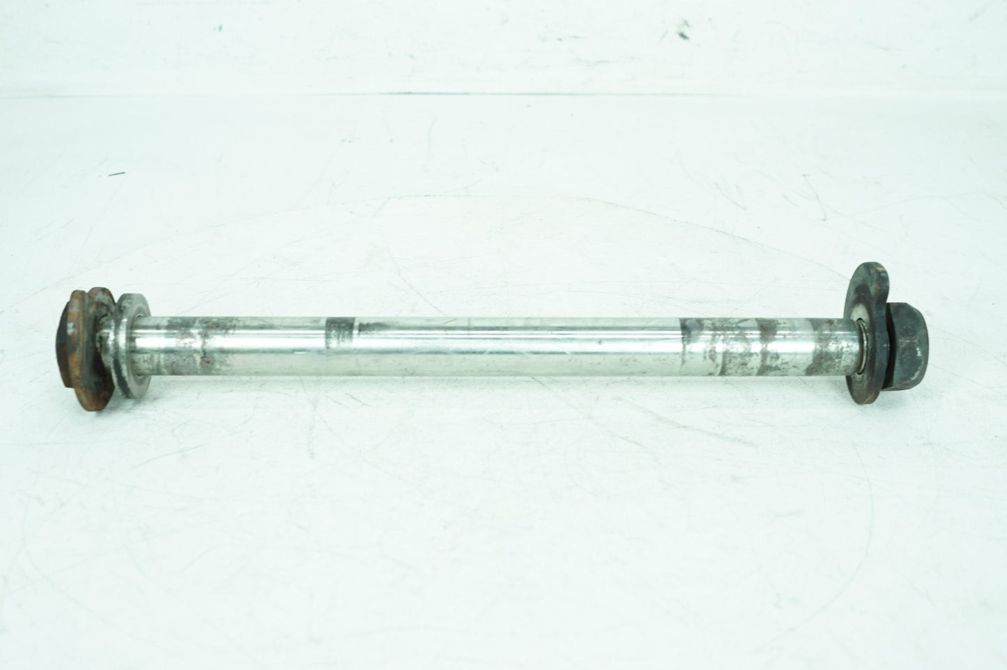 2007 - 2011 Harley-Davidson Touring Electra Glide Ultra Rear Wheel Axle Bolt Shaft 41056-09