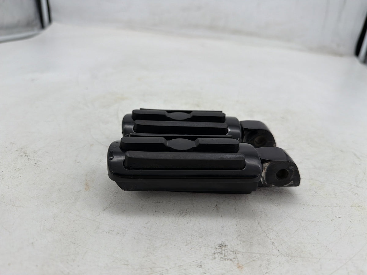 2020 Harley Softail Standard FXST OEM Left & Right Step Foot Rest Pegs