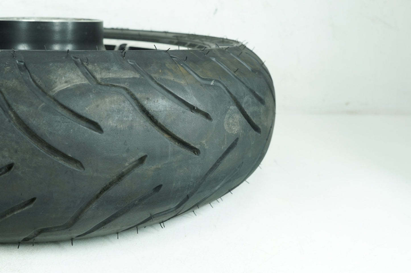 2008 - 2016 Harley-Davidson Touring Electra Glide Ultra Rear Wheel Rim Tire 40900026