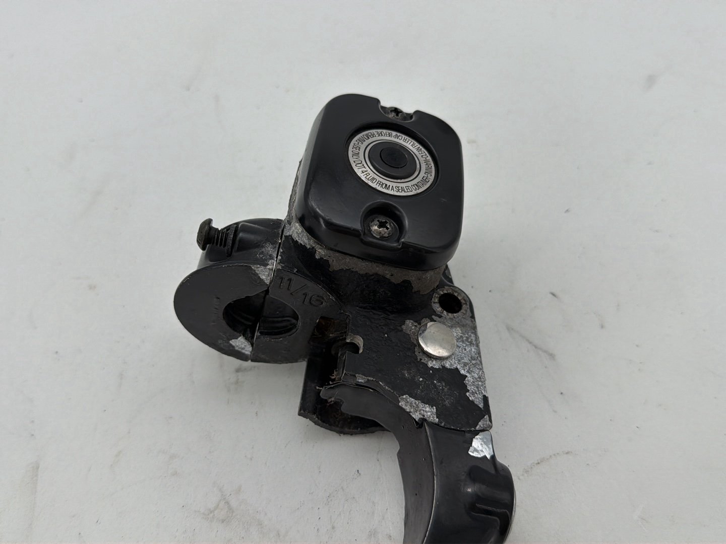 2009 Harley Dyna Street Bob FXDB OEM Front Right Brake Lever Master Cylinder