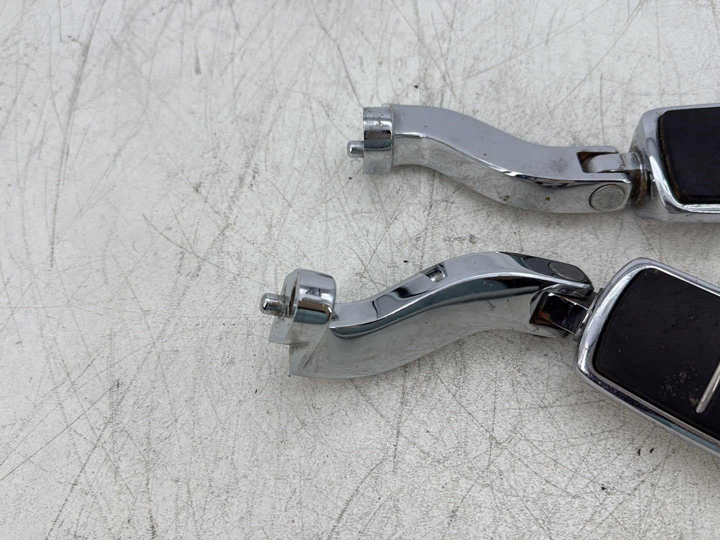 2015 Harley Road Glide Touring FLTRXS OEM Passenger Left & Right Foot Pegs