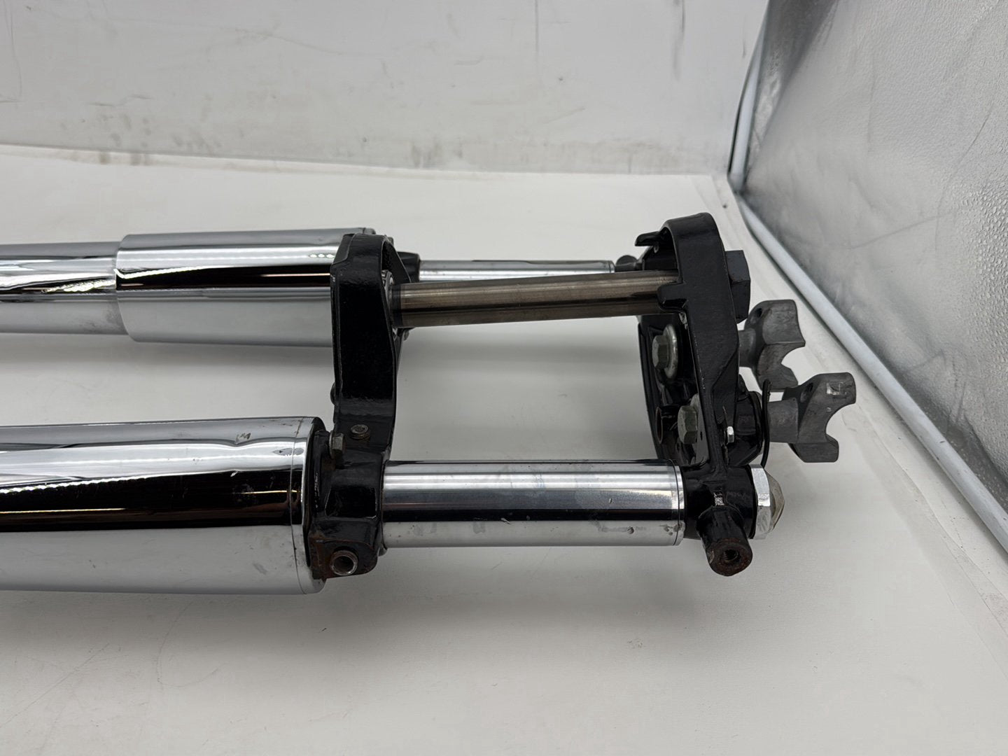 2013 Harley Street Glide Touring FLHX OEM Front Triple Tree Set & LH RH Fork Legs Sliders